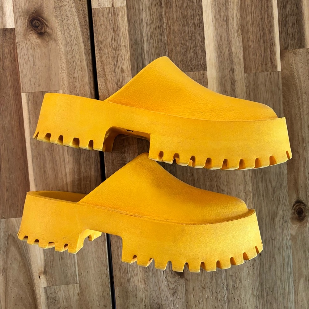 Jeffrey Campbell Bright Yellow Chunky Platform Clogs - Picture 2 of 8